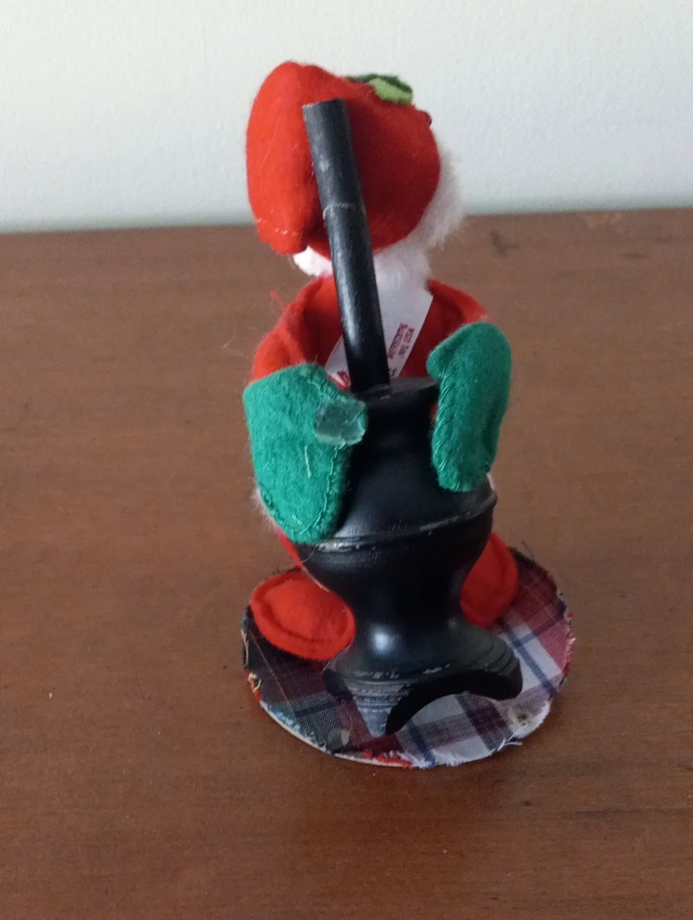 Vintage 1970s/1980s Annalee Santa Doll Warming at Stove - 5